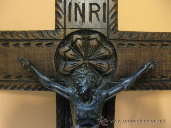 Antig&uuml;edades: Cruz de madera con Jesucristo - Foto 2