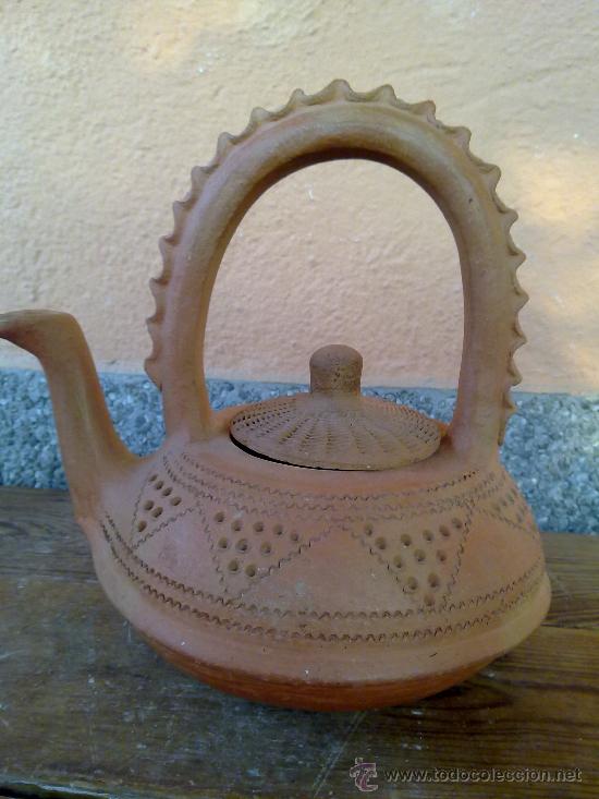 Antig&uuml;edades: preciosa tetera de barro. - Foto 1