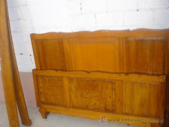 Antig&uuml;edades: cama de madera de casta&ntilde;o - Foto 2