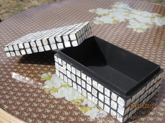 Antig&uuml;edades: CAJA DE MADERA Y NACAR - Foto 2