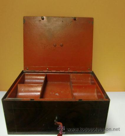 Antig&uuml;edades: Caja de metal tipo joyero, con su llave - Foto 3