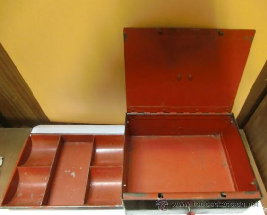 Antig&uuml;edades: Caja de metal tipo joyero, con su llave - Foto 4