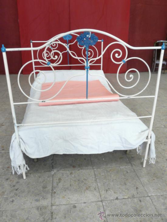Antig&uuml;edades: CAMA DE FORJA - Foto 6