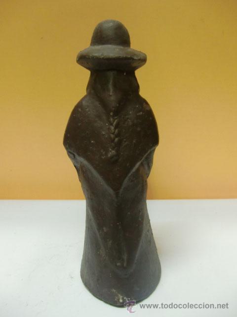 Antig&uuml;edades: Figura de mujer ibicenca de terracota - Foto 2