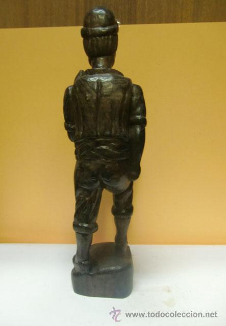 Antig&uuml;edades: Figura de hombre tallada en madera - Foto 2