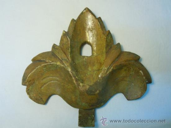Antig&uuml;edades: COPETE ANTIGUO DE MADERA TALLADA Y DORADA - Foto 1