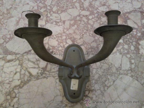 Antig&uuml;edades: Antiguo aplique en bronce dos luces - Foto 1