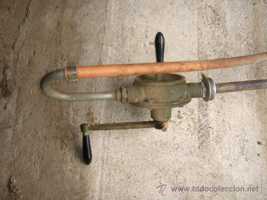 Antig&uuml;edades: bomba de extraccion de liquidos - Foto 1
