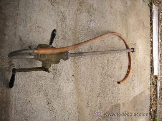 Antig&uuml;edades: bomba de extraccion de liquidos - Foto 3