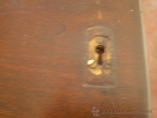 Antig&uuml;edades: COMODA TOCADOR ESTILO ARNUBO DE PINO - Foto 10