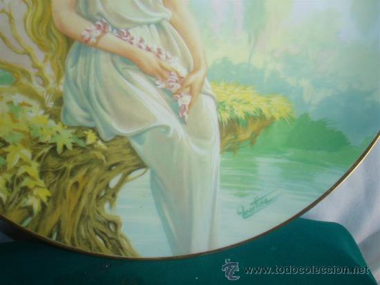 Antig&uuml;edades: plato firmado representando al primavera - Foto 2