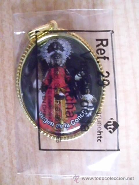 Antig&uuml;edades: . MEDALLA DE LA VIRGEN DE LA CONCHA. EN SU PL&Aacute;STICO ORIGINAL. - Foto 1
