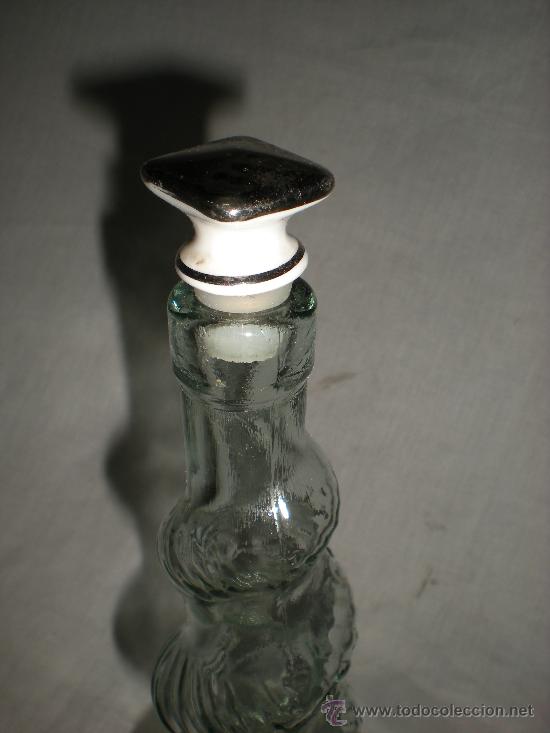 Antig&uuml;edades: BOTELLA CRISTAL ONDULADA CON TAPON - Foto 2