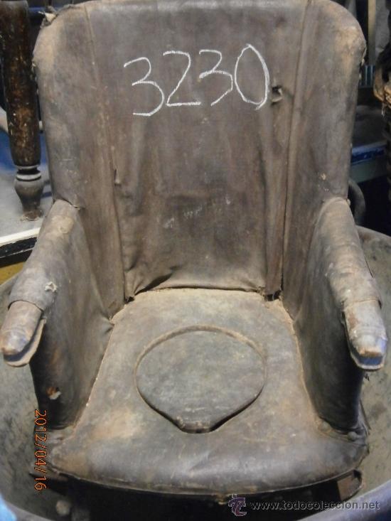 Antig&uuml;edades: Trona de ni&ntilde;o de 59 cms. - Foto 3