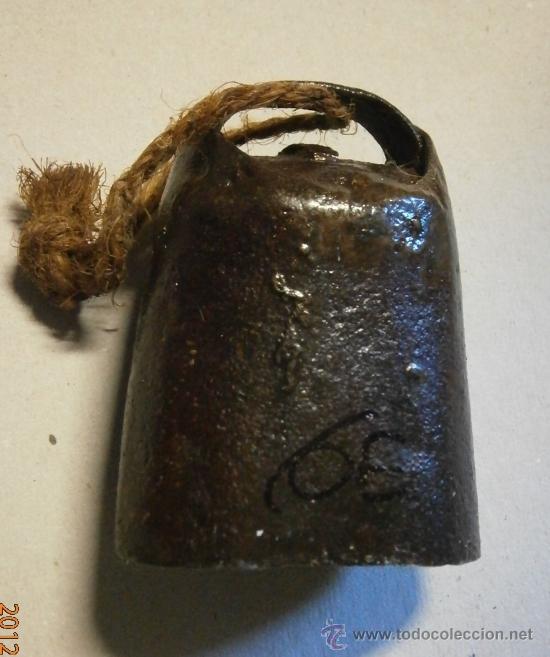 Antig&uuml;edades: Cencerro sin badajo, 9 cms - Foto 1