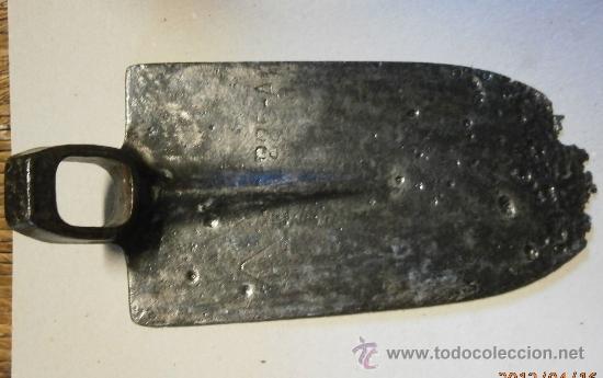 Antig&uuml;edades: Azada marcada 225-A de 26 cms - Foto 1
