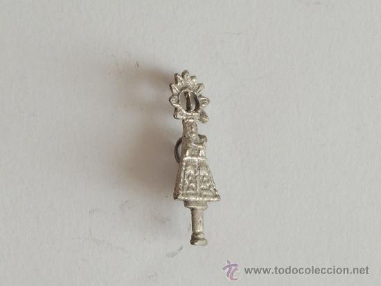 Antig&uuml;edades: Medalla en plata de la Virgen del Pilar. - Foto 1