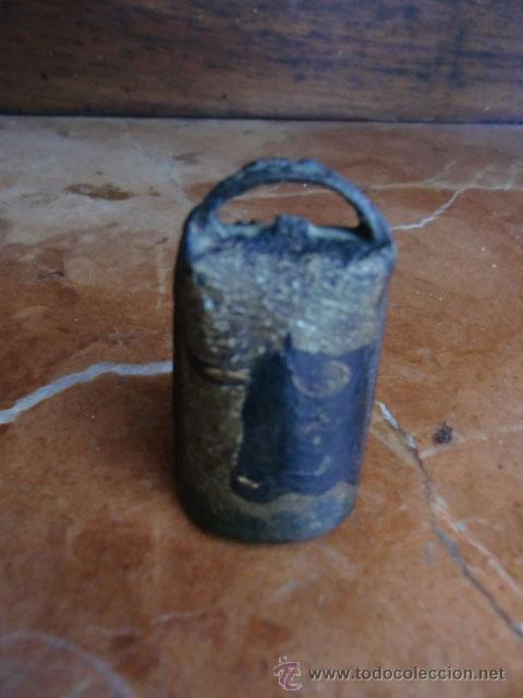 Antig&uuml;edades: Peque&ntilde;o cencerro antiguo - Foto 1