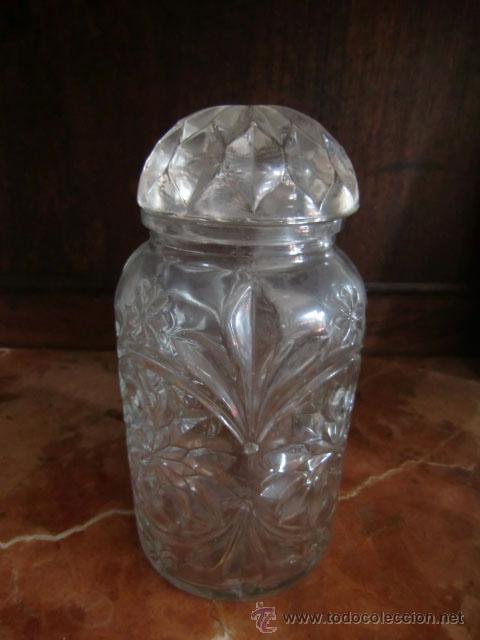 Antig&uuml;edades: Bote de cristal tallado con su tapa - Foto 1