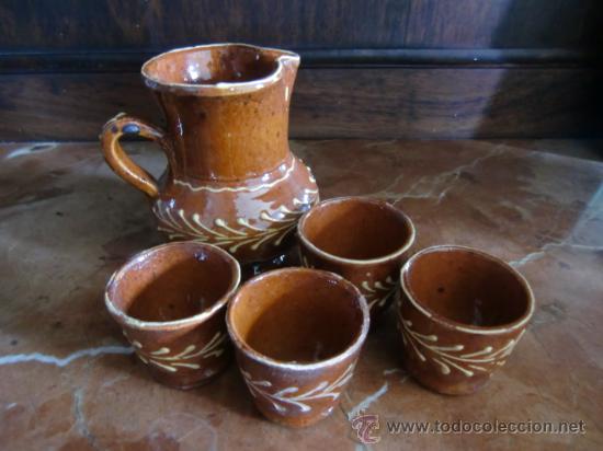 Antig&uuml;edades: Jarrita de barro con 4 vasitos - Foto 1