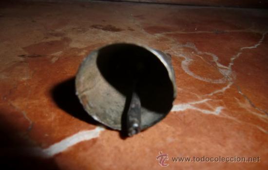 Antig&uuml;edades: Peque&ntilde;o cencerro antiguo - Foto 2