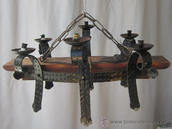 Antig&uuml;edades: LAMPARA DE TECHO EN HIERRO DE FORJA Y MADERA - Foto 2