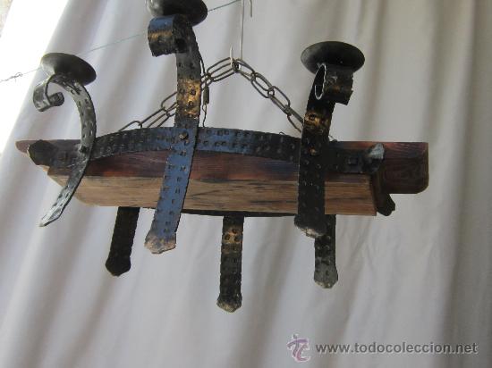 Antig&uuml;edades: LAMPARA DE TECHO EN HIERRO DE FORJA Y MADERA - Foto 3