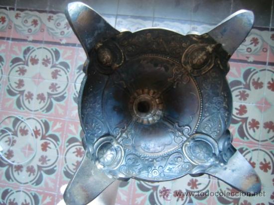 Antig&uuml;edades: Antiguo objeto de metal repujado - Foto 4