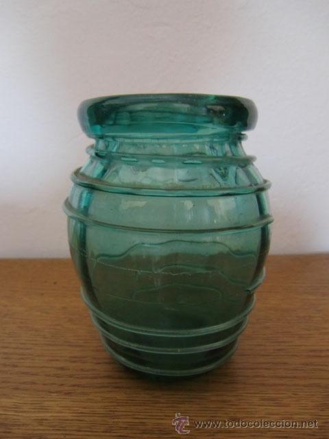 Antig&uuml;edades: Jarroncito verde de cristal soplada - Foto 1