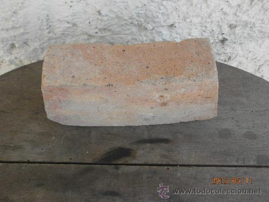 Antig&uuml;edades: LADRILLO DE CERAMICA CON LETRA. D - Foto 2