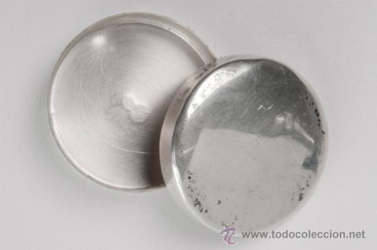 Antig&uuml;edades: Caja en plata con marca en la base - Foto 1
