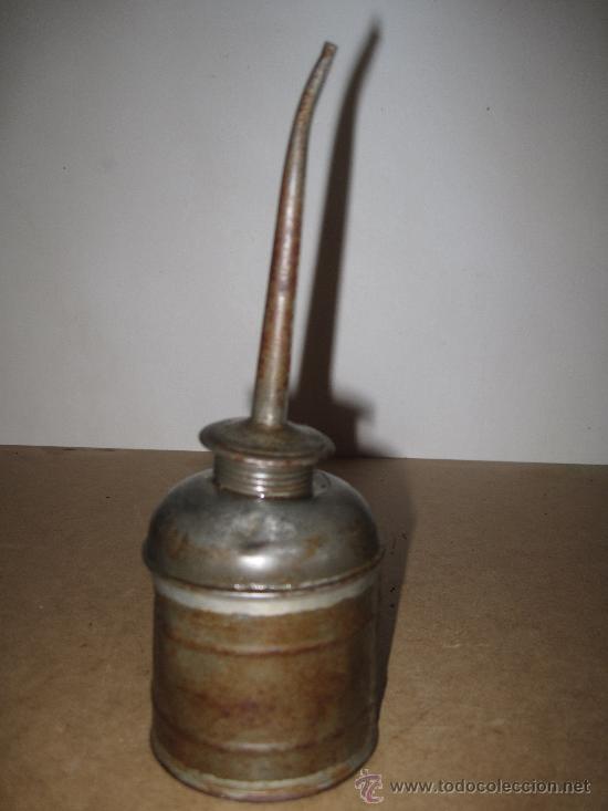 Antig&uuml;edades: ACEITERA MANUAL ANTIGUA. - Foto 1