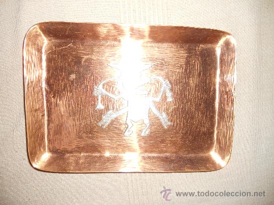 Antig&uuml;edades: BAMDEJA  DE  COBRE  CON  UN RELIEVE  PLATEADO - Foto 4