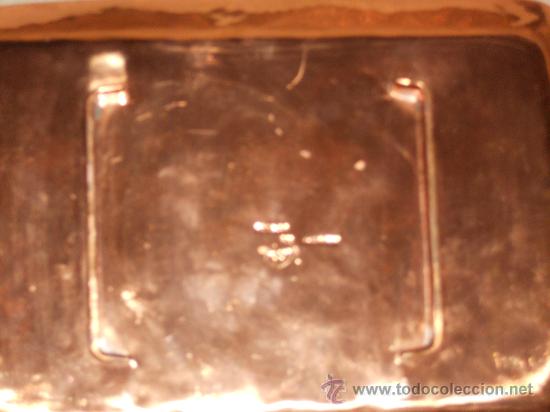 Antig&uuml;edades: BAMDEJA  DE  COBRE  CON  UN RELIEVE  PLATEADO - Foto 6