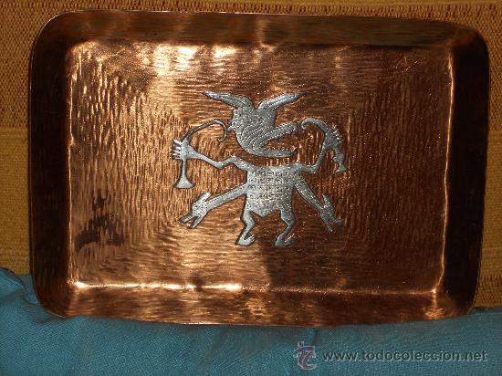 Antig&uuml;edades: BAMDEJA  DE  COBRE  CON  UN RELIEVE  PLATEADO - Foto 8