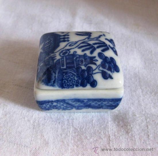 Antig&uuml;edades: Cajita con motivos azules - Foto 1