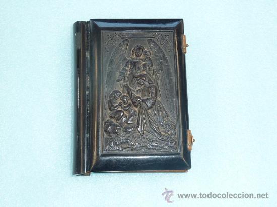 Antig&uuml;edades: ANTIGUO DEVOCIONARIO DE 1872. TAPAS TRABAJADAS - Foto 1