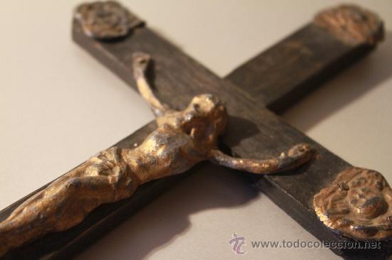 Antig&uuml;edades: Crucifijo madera y metal - Foto 2