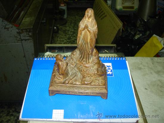 Antig&uuml;edades: Figura con caja musica - Foto 1