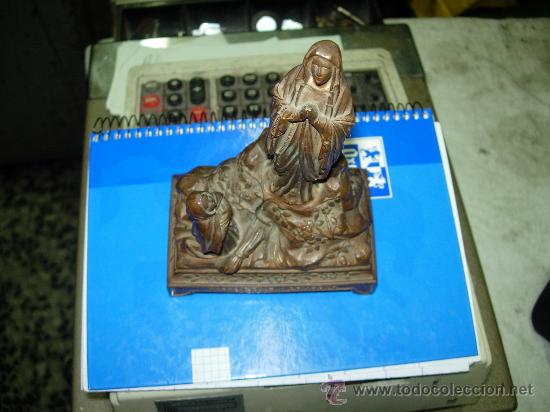 Antig&uuml;edades: Figura con caja musica - Foto 2
