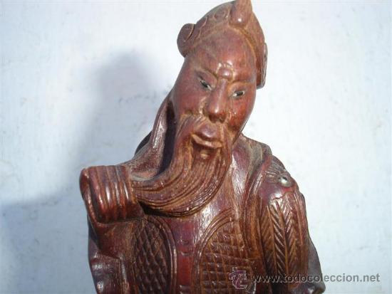Antig&uuml;edades: figura orinetal en madera tallada - Foto 2