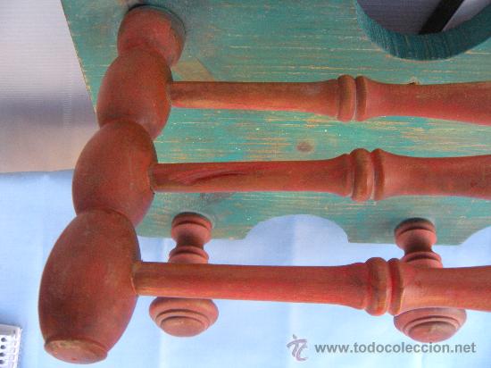 Antig&uuml;edades: ANTIGUA PERCHA REPISA EN MADERA DECORADA - Foto 2