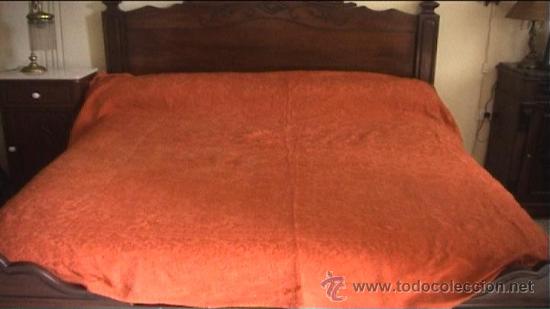 Antig&uuml;edades: COLCHA ROJA - Foto 1