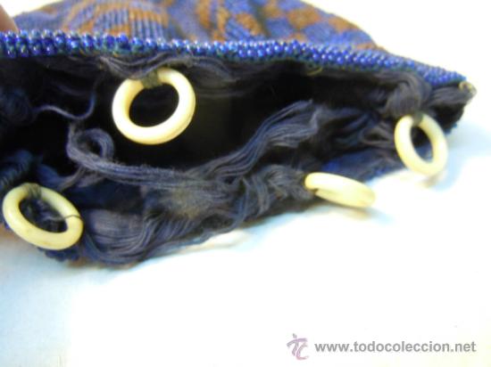Antig&uuml;edades: BOLSO LIMOSNERO ANTIGUO DE ABALORIOS - Foto 3