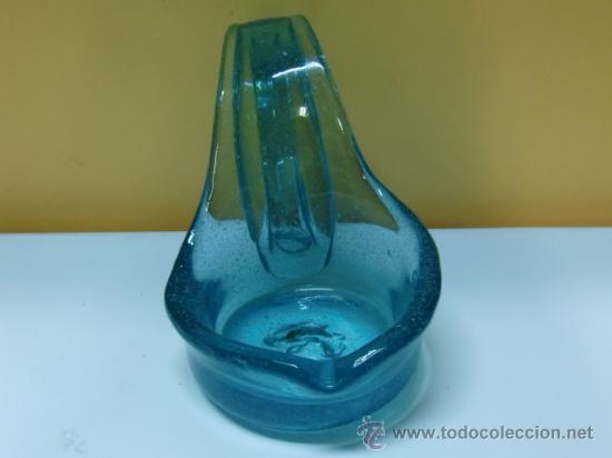 Antig&uuml;edades: Pieza de cristal soplado verde, con asa - Foto 2