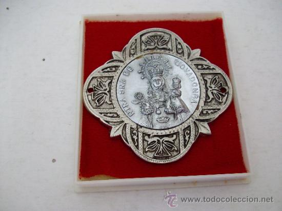 Antig&uuml;edades: VIRGEN DE COVADONGA  - Placa con Medalla - Foto 1