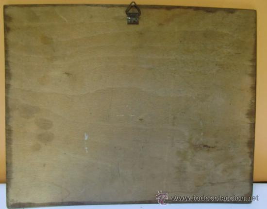 Antig&uuml;edades: Metal repujado pegado en madera - Foto 3
