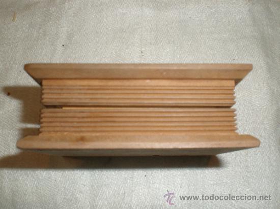 Antig&uuml;edades: caja de madera en forma de libro - Foto 3