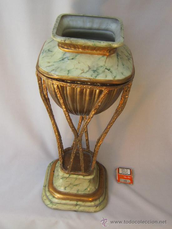 Antig&uuml;edades: MACETERO EN HIERRO DORADO Y CERAMICA - Foto 2
