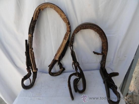 Antig&uuml;edades: PAREJA DE ENGANCHES PARA CABALLOS. - Foto 1